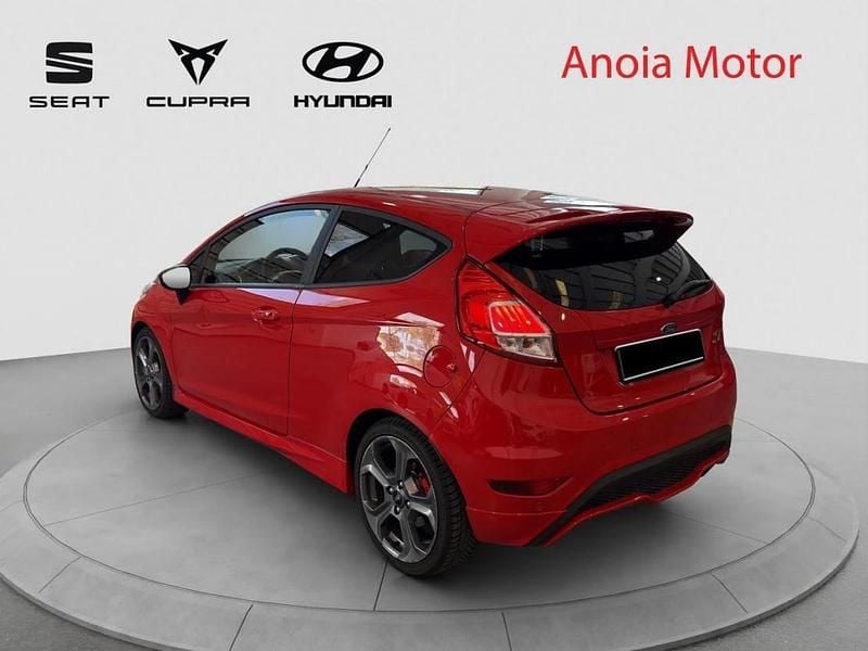Usado Ford Fiesta ST 182 CV (133 kW) 2017 Rojo Berlina