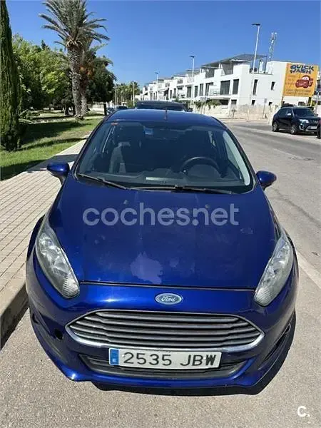 Usado Ford Fiesta Trend 82 CV (60 kW) 2014 Azul Utilitario