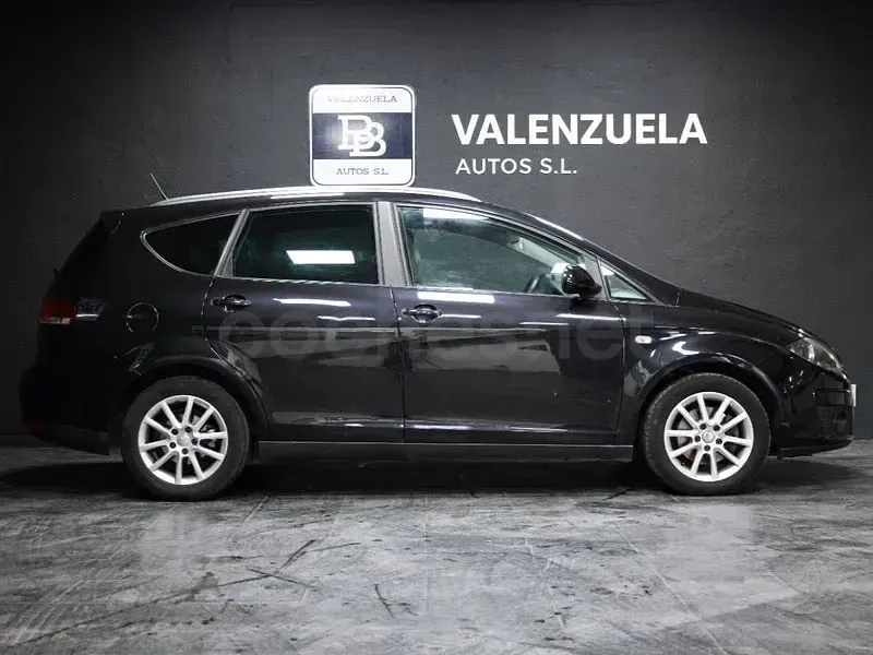 Usado Seat Altea XL Style 105 CV (77 kW) 2010 Negro Monovolumen
