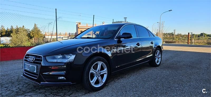 Usado Audi A4 120 CV (88 kW) 2012 Negro Berlina