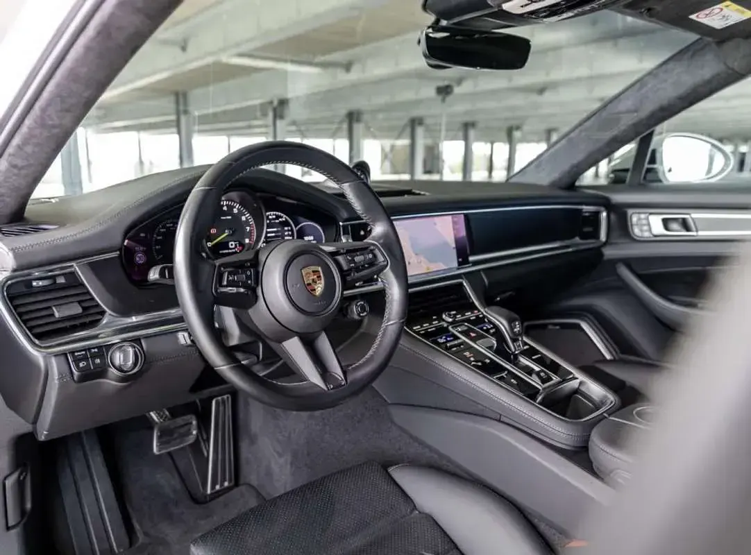 Usado Porsche Panamera 4 Platinum Edition 462 CV (339 kW) 2022 Gris Utilitario