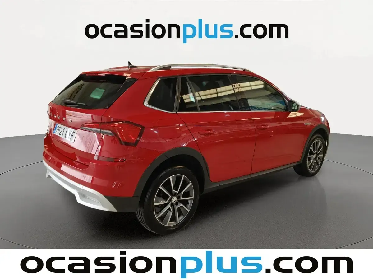 Usado Skoda Kamiq 110 CV (80 kW) 2022 Rojo SUV