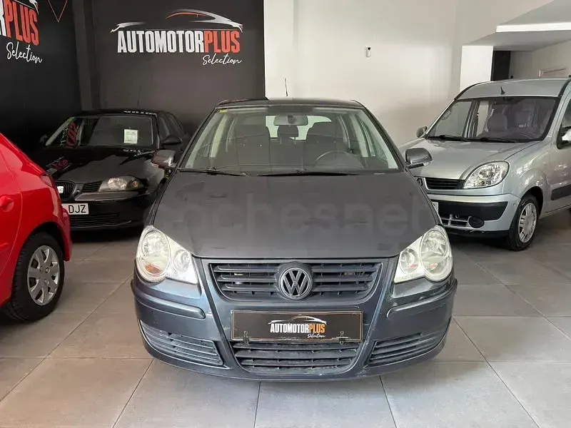 Usado VW Polo Sportline 75 CV (55 kW) 2005 Gris / plata Utilitario