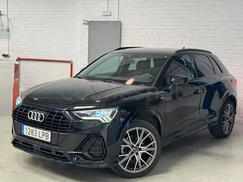 Usado Audi Q3 Ambiente 150 CV (110 kW) 2021 Negro SUV