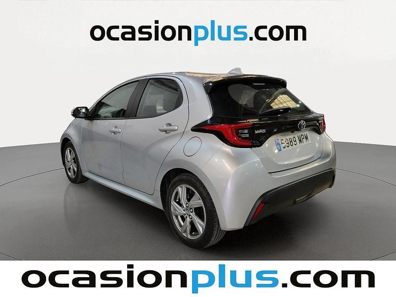 Usado Toyota Yaris Hybrid Active 116 CV (85 kW) 2024 Gris Berlina