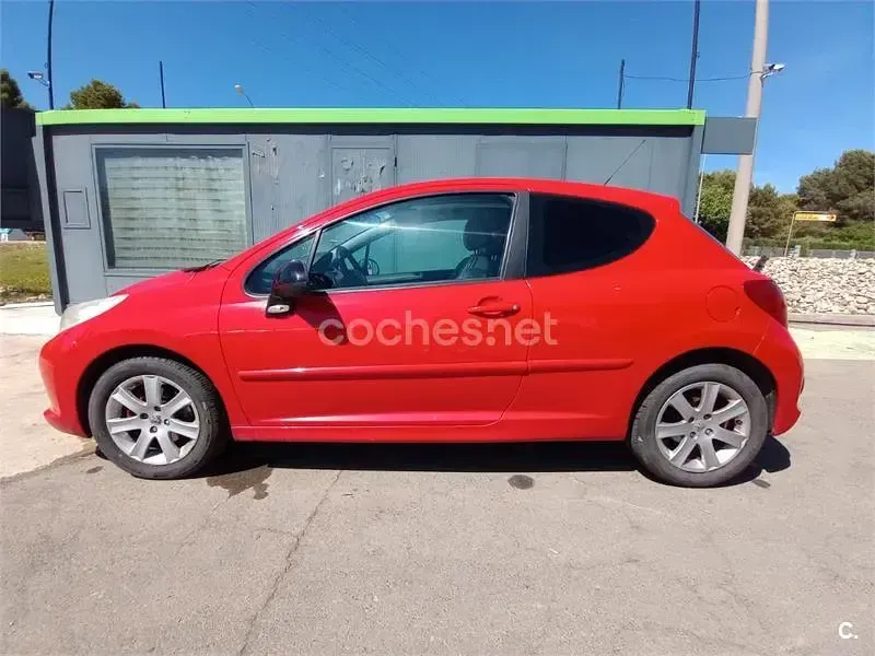 Usado Peugeot 207 GT 110 CV (80 kW) 2006 Rojo Berlina