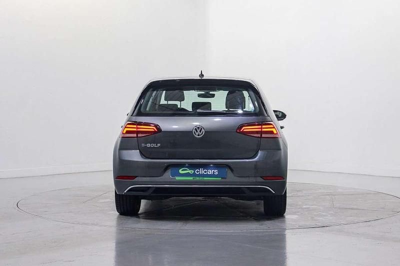 Usado VW e-Golf 100 kW (136 CV) 2020 Gris Utilitario