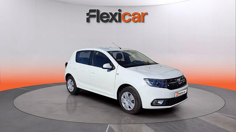 Usado Dacia Sandero Acces 75 CV (55 kW) 2020 Blanco Utilitario