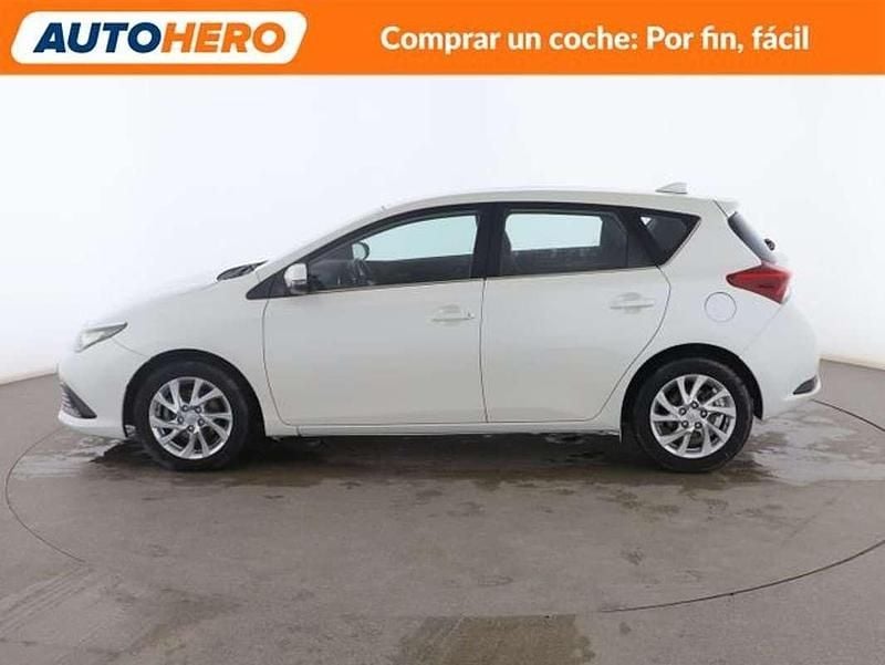 Usado Toyota Auris Active 116 CV (85 kW) 2016 Blanco Berlina