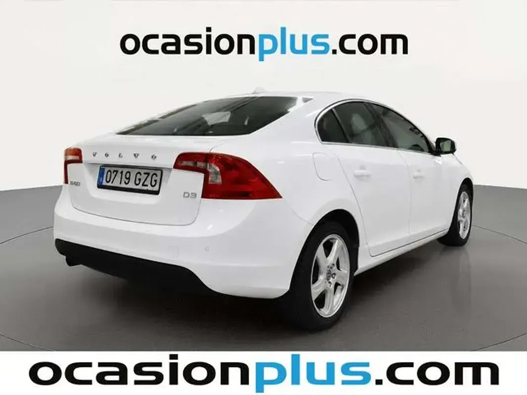 Usado Volvo S60 Momentum 163 CV (119 kW) 2010 Blanco Berlina