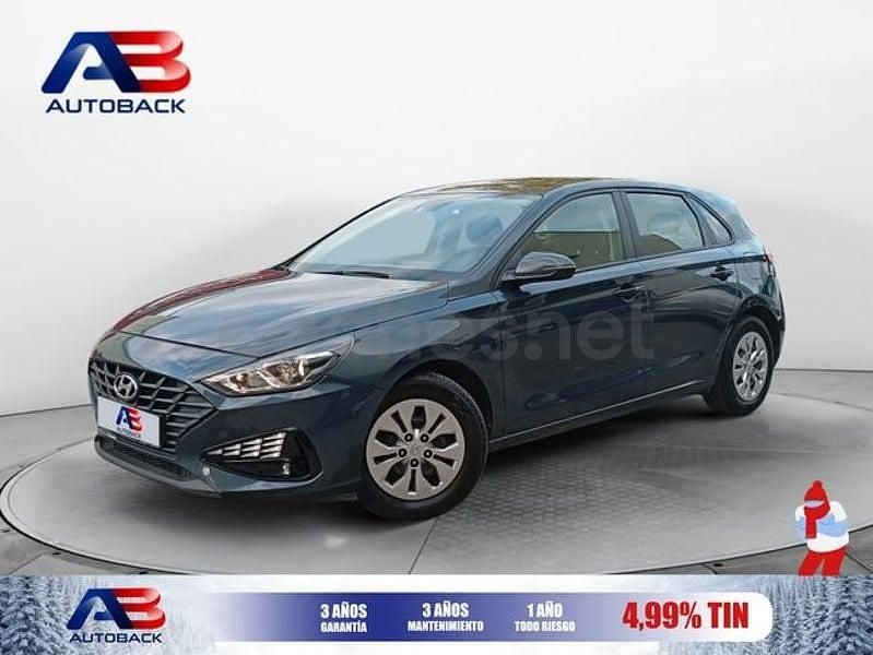 Usado Hyundai i30 120 CV (88 kW) 2022 Gris Berlina