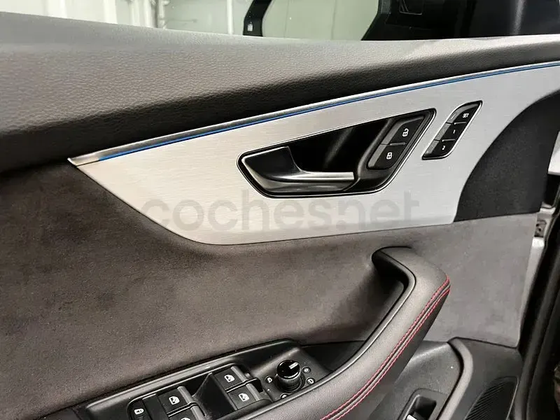 Usado Audi Q8 Sport 286 CV (210 kW) 2025 Gris / plata SUV