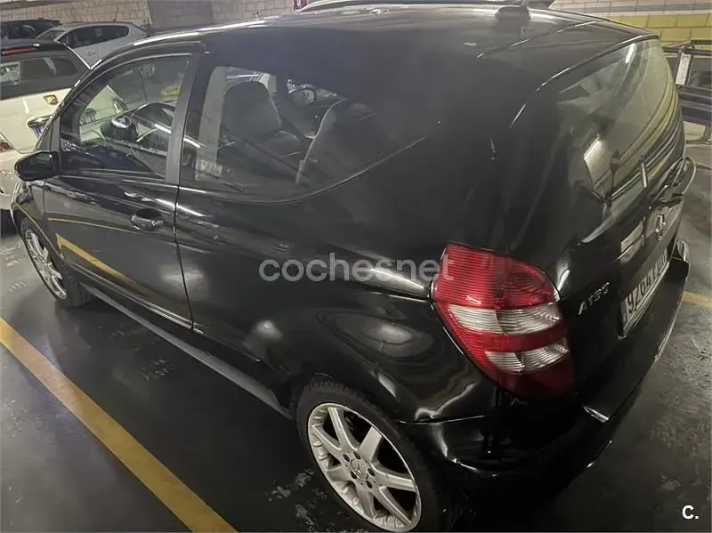 Usado Mercedes A150 Avantgarde 95 CV (69 kW) 2006 Negro Monovolumen