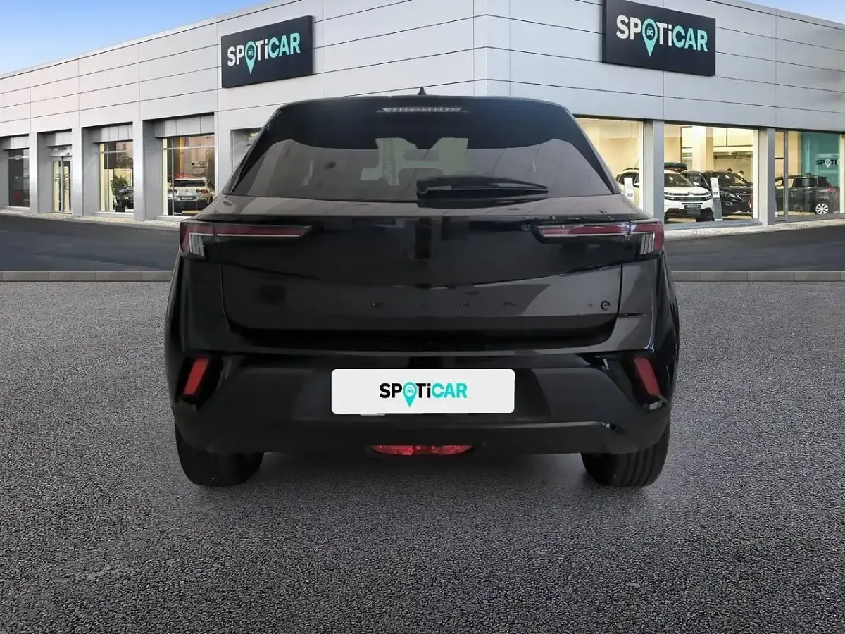Usado Opel Mokka-e GSe 100 kW (136 HP) 2023 Preto SUV