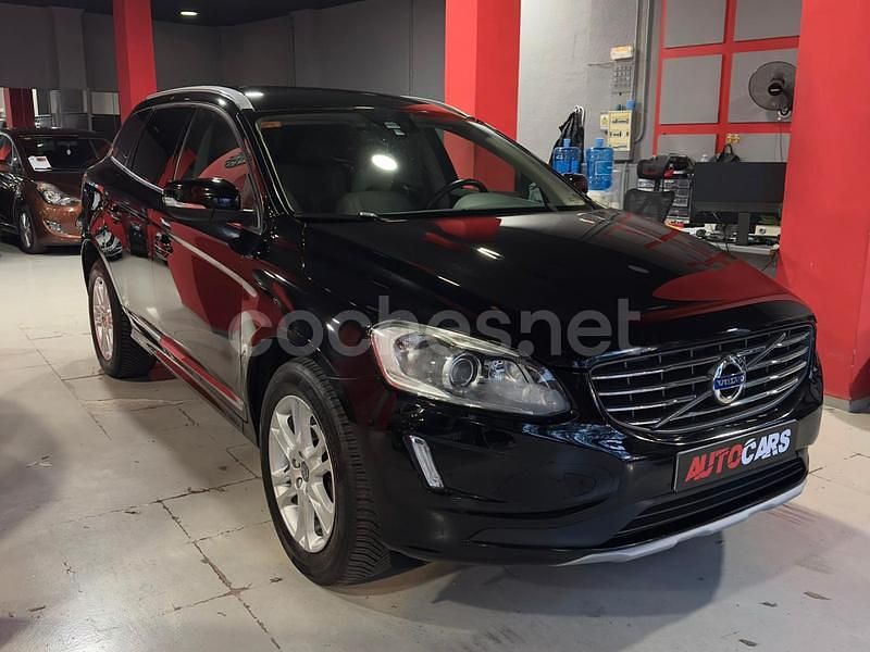 Negro Usado 2016 Volvo XC60 Momentum SUV | 16.900 € (Un poco caro) - Imagen 1/4