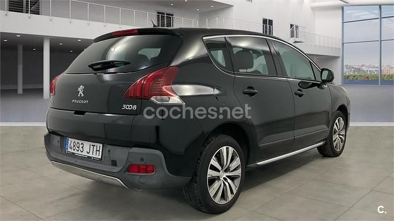 Usado Peugeot 3008 Style 130 CV (95 kW) 2016 Negro Berlina