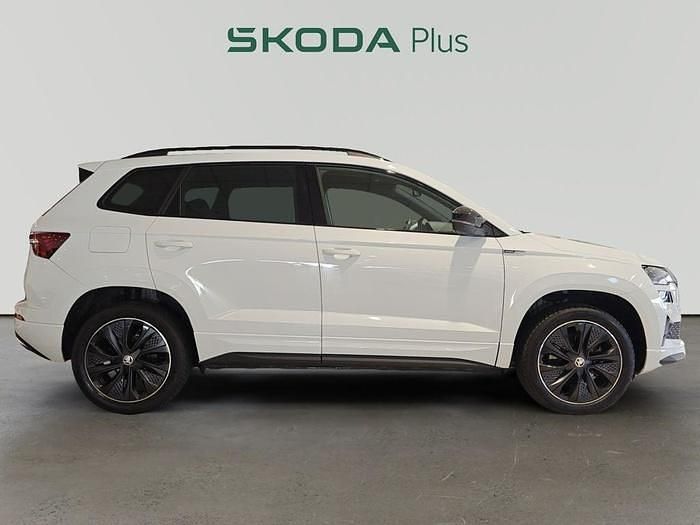 Usado Skoda Karoq SportLine 150 CV (110 kW) 2023 Blanco SUV