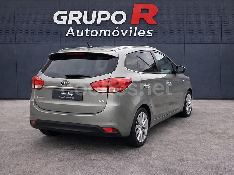Usado Kia Carens 136 CV (100 kW) 2014 Gris / plata Monovolumen