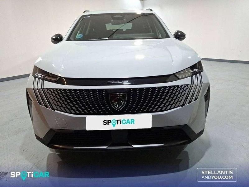 Usado Peugeot 5008 Allure 137 CV (100 kW) 2025 Blanco SUV
