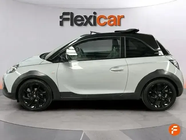 Usado Opel Adam Rocks 100 CV (73 kW) 2018 Gris Utilitario