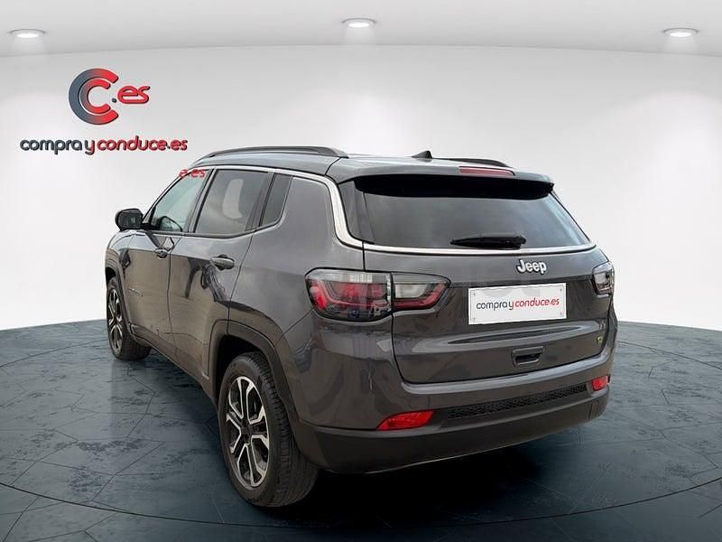 Usado Jeep Compass Limited 130 CV (95 kW) 2022 Gris / plata SUV
