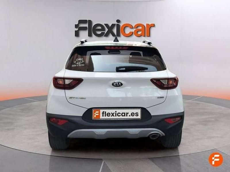 Usado Kia Stonic 120 CV (88 kW) 2019 Blanco SUV