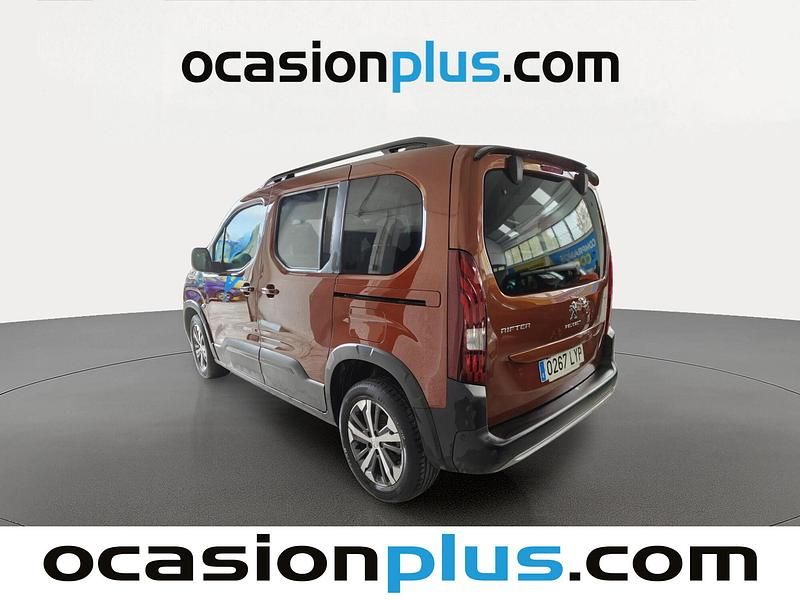 Usado Peugeot Rifter GT 130 CV (95 kW) 2022 Marrón Monovolumen