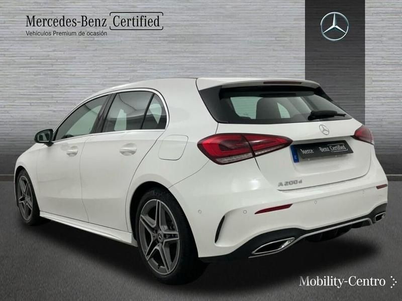 Usado Mercedes A200 AMG line 150 CV (110 kW) 2022 Blanco polar  pintura unicolor Utilitario