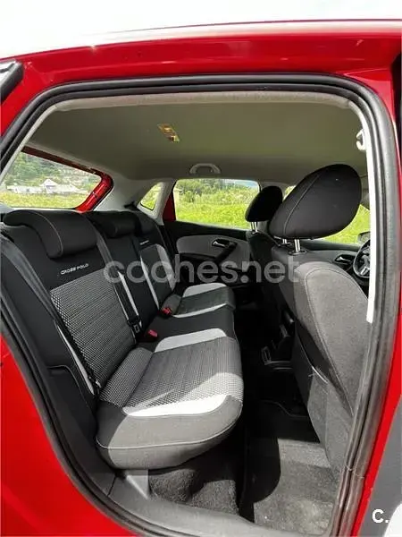 Usado VW Polo Cross 105 CV (77 kW) 2011 Rojo Utilitario