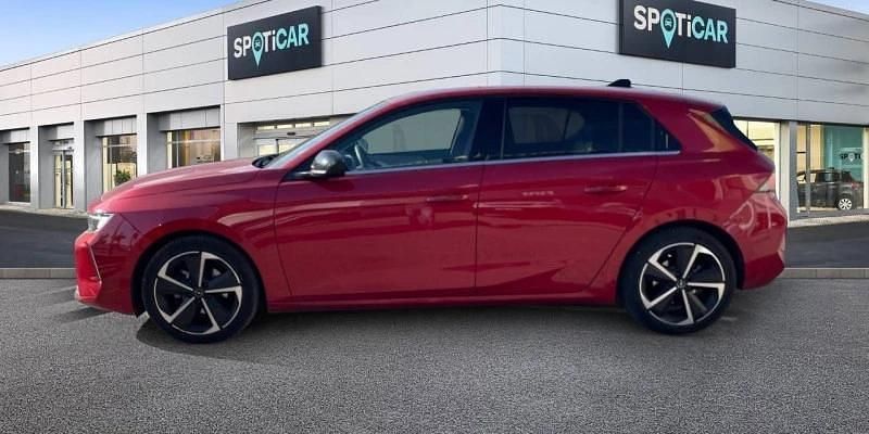 Usado Opel Astra Elegance 131 CV (96 kW) 2022 Rojo