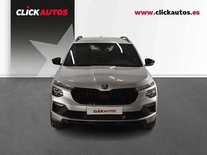 Usado Skoda Kamiq Sport 116 CV (85 kW) 2025 Plateado SUV