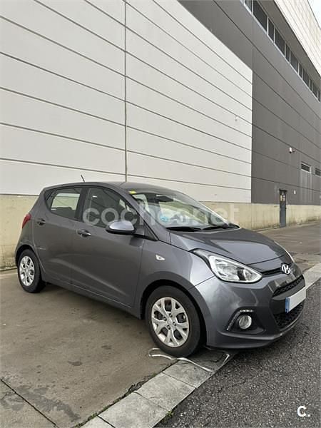 Usado Hyundai i10 66 CV (48 kW) 2015 Negro Utilitario