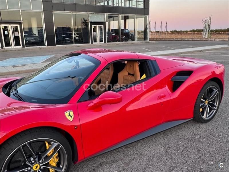 Usado Ferrari 488 670 CV (492 kW) 2017 Rojo Descapotable
