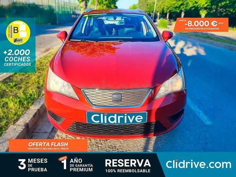 Usado Seat Ibiza ST Reference 75 CV (55 kW) 2012 Rojo Familiar