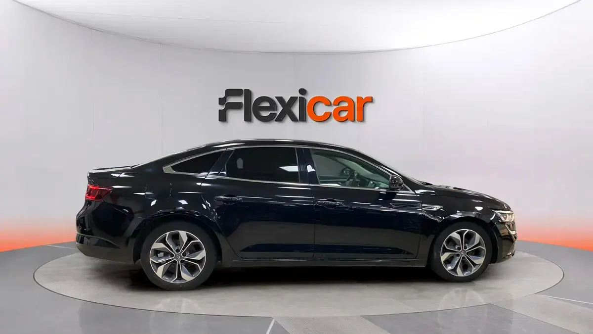 Usado Renault Talisman LIMITED 131 CV (96 kW) 2017 Negro Berlina