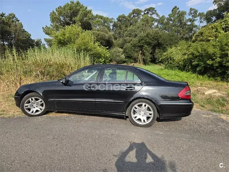 Usado Mercedes E280 Elegance 190 CV (139 kW) 2008 Negro Berlina