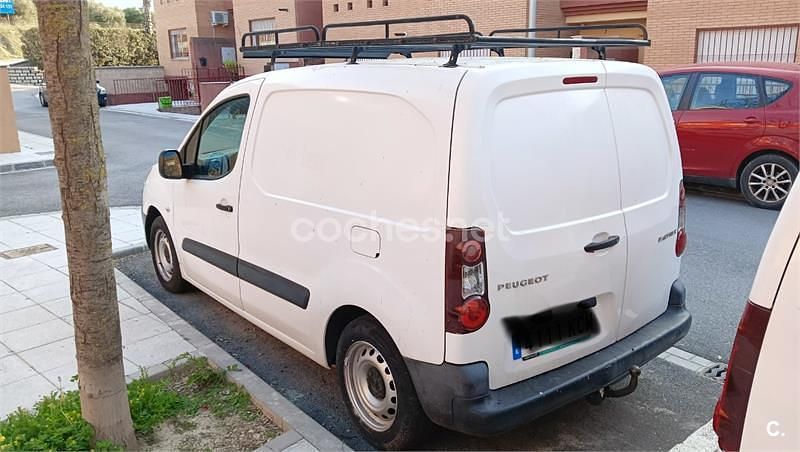 Usado Peugeot Partner Tepee Access 75 CV (55 kW) 2016 Blanco Monovolumen