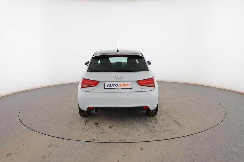 Usado Audi A1 Sportback Attraction 85 CV (62 kW) 2013 Blanco Utilitario