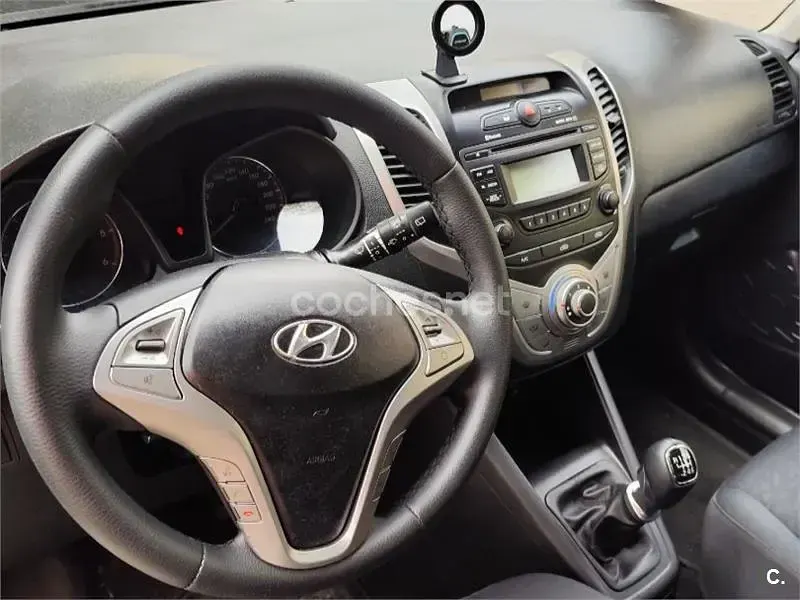 Usado Hyundai ix20 115 CV (84 kW) 2013 Blanco Utilitario