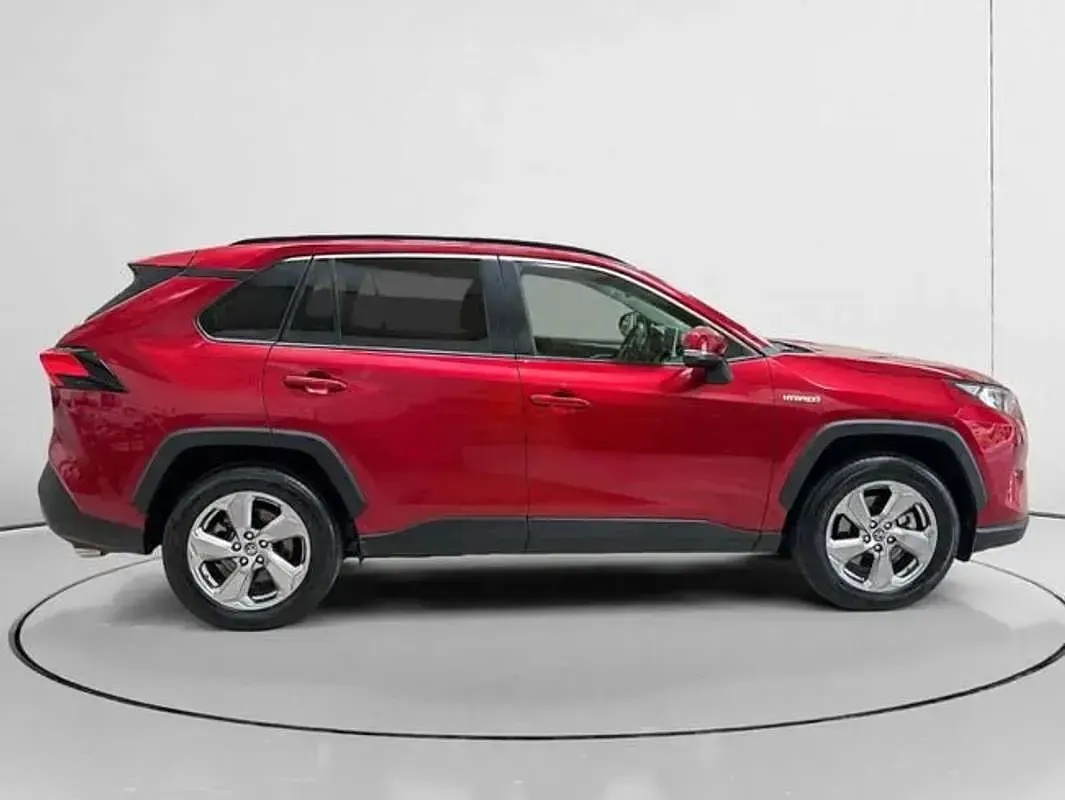 Käytetty Toyota RAV4 Hybrid Advance 222 HP (163 kW) 2021 Punainen Katumaasturi