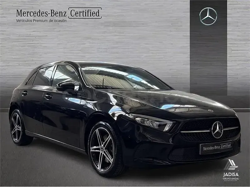Usado Mercedes A250 218 CV (160 kW) 2021 Negro cosmos Berlina