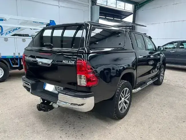 Usado Toyota HiLux 151 CV (111 kW) 2020 Negro Pickup/Camioneta