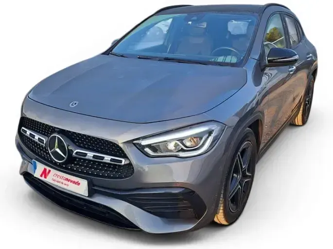 Usado Mercedes GLA180 AMG line 136 CV (100 kW) 2023 Gris SUV