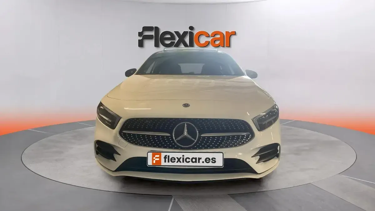 Usado Mercedes A180 136 CV (100 kW) 2019 Blanco Berlina