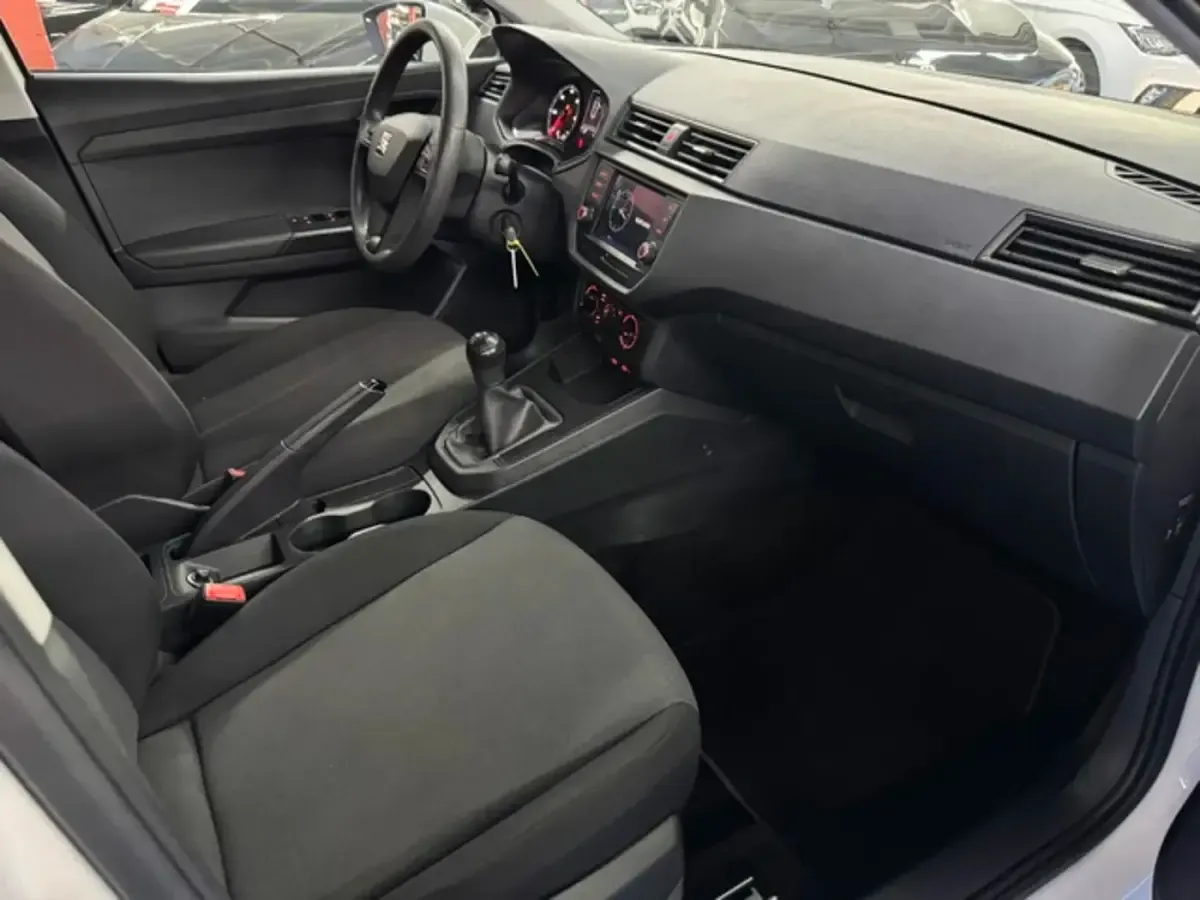 Usado Seat Ibiza Reference 95 CV (69 kW) 2021 Blanco Utilitario