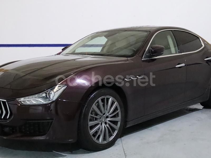 Violeta / lila Usado 2019 Maserati Ghibli GranLusso Berlina | 30.490 € (Super precio) - Imagen 1/4