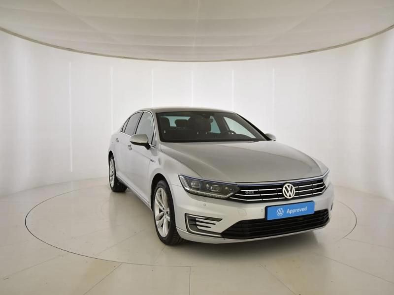Gris/plata Usado 2016 VW Passat GTE Berlina | 19.990 € (Un poco caro) - Imagen 1/4