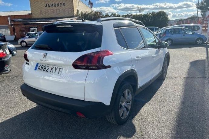 Usado Peugeot 2008 Allure 100 CV (73 kW) 2019 SUV
