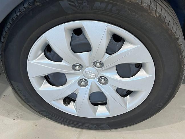 Usado Hyundai Bayon 85 CV (62 kW) 2022 Azul SUV