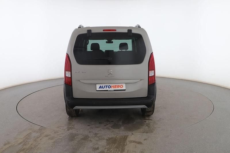 Usado Peugeot Rifter Allure 131 CV (96 kW) 2020 Gris Monovolumen